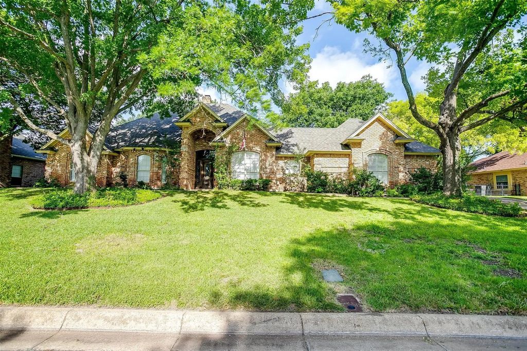 3744 Ben Creek Court, Fort Worth