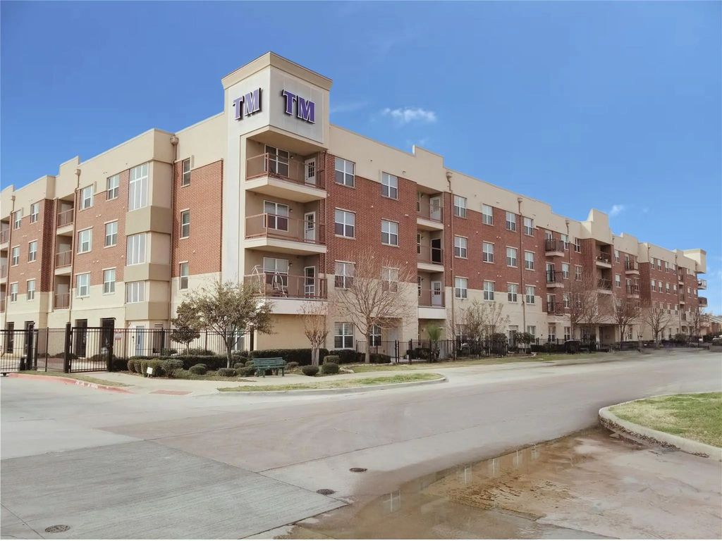1100 W Trinity Mills Road 4042, Carrollton