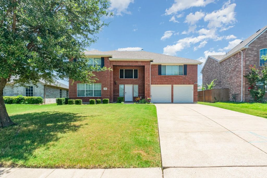 1908 Fountain Spray Drive, Wylie