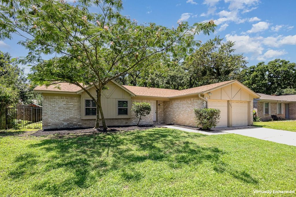 5602 Woodhollow Drive, Arlington