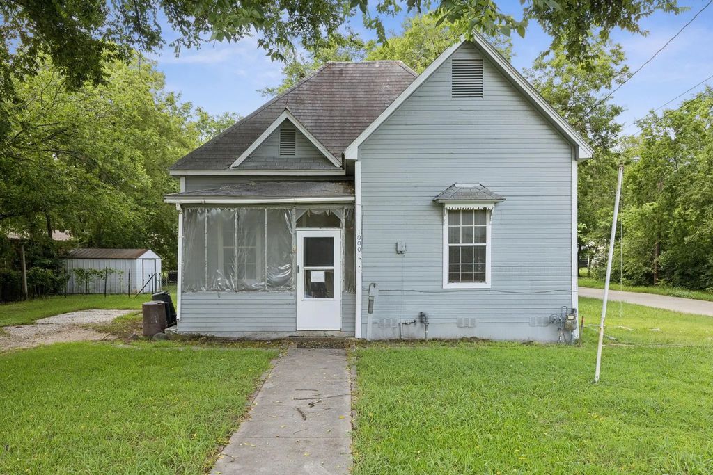 1000 E Brin Street, Terrell