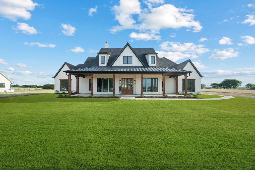 12100 Riek Road, Krum