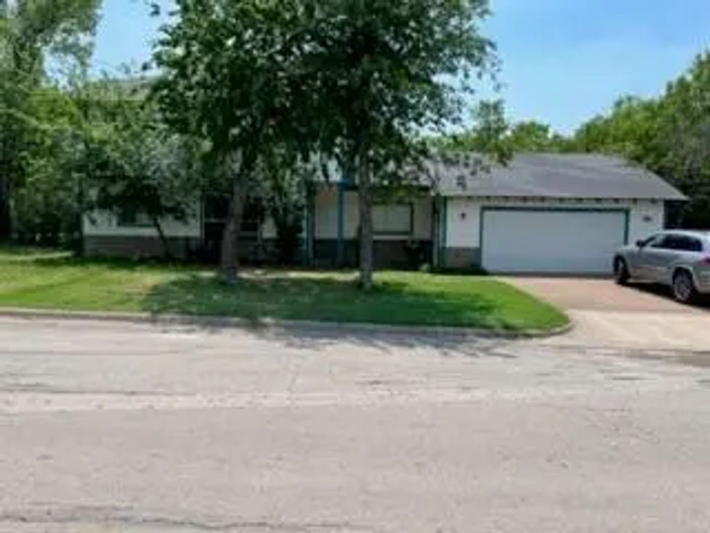 100 Second Street, Glen Rose