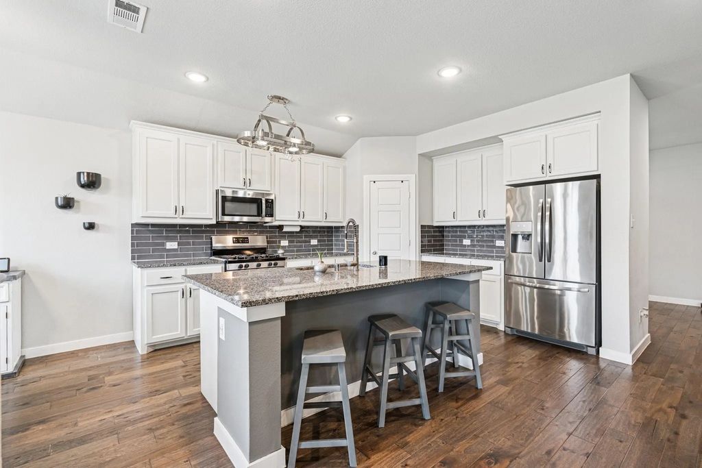 1813 Drover Creek Road, Aubrey