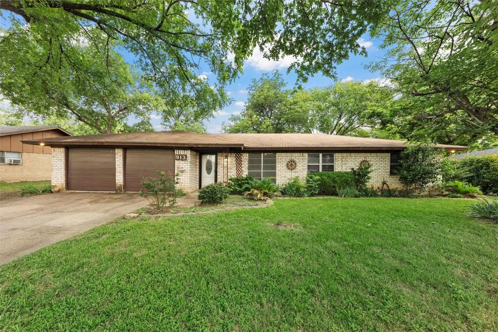 913 Elizabeth, Robinson