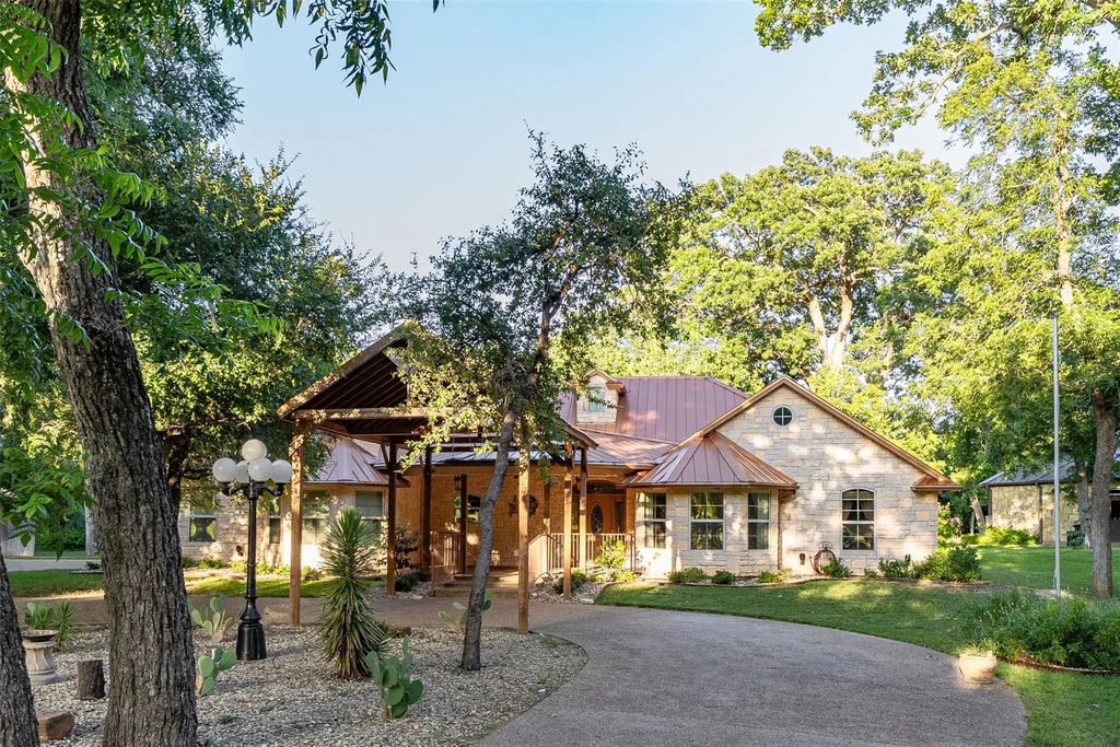1465 Waters Edge Lane, Glen Rose