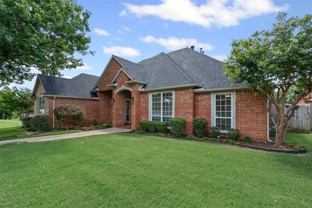 1501 Leaning Oak Lane, Cleburne