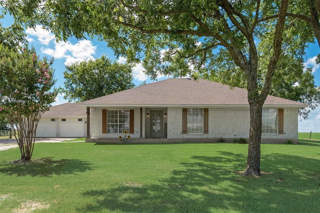 3266 E Highway 34, Ennis