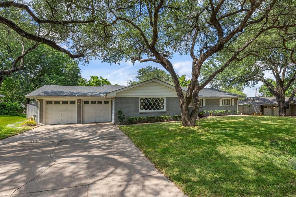 6404 Dakar Road W, Fort Worth