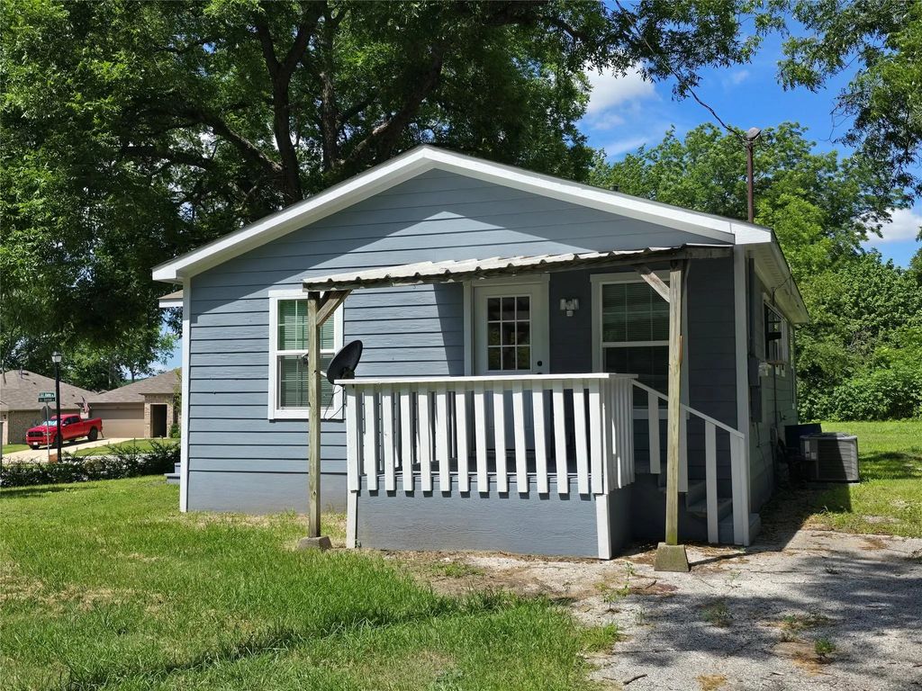 423 E Sherman Street, Sherman