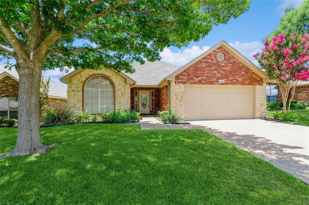 915 Cresthaven Drive 3, Cedar Hill