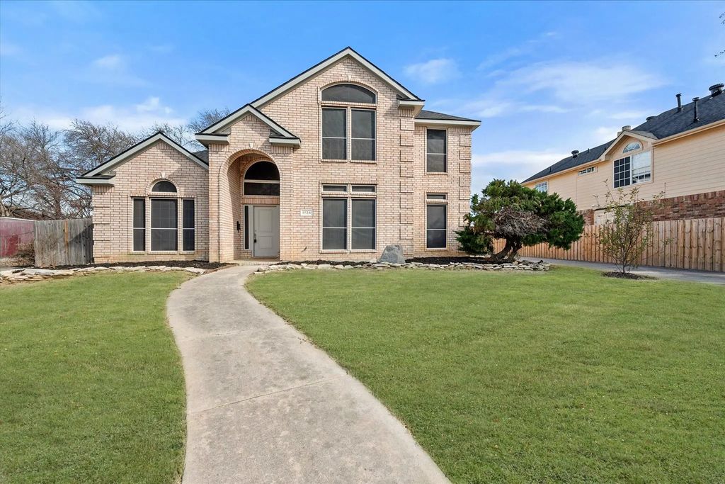 1724 Newcastle Drive, Mansfield