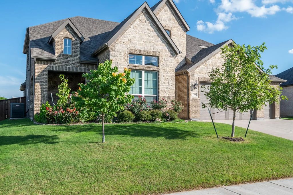 1703 Cedar Bluff Parkway, Mansfield