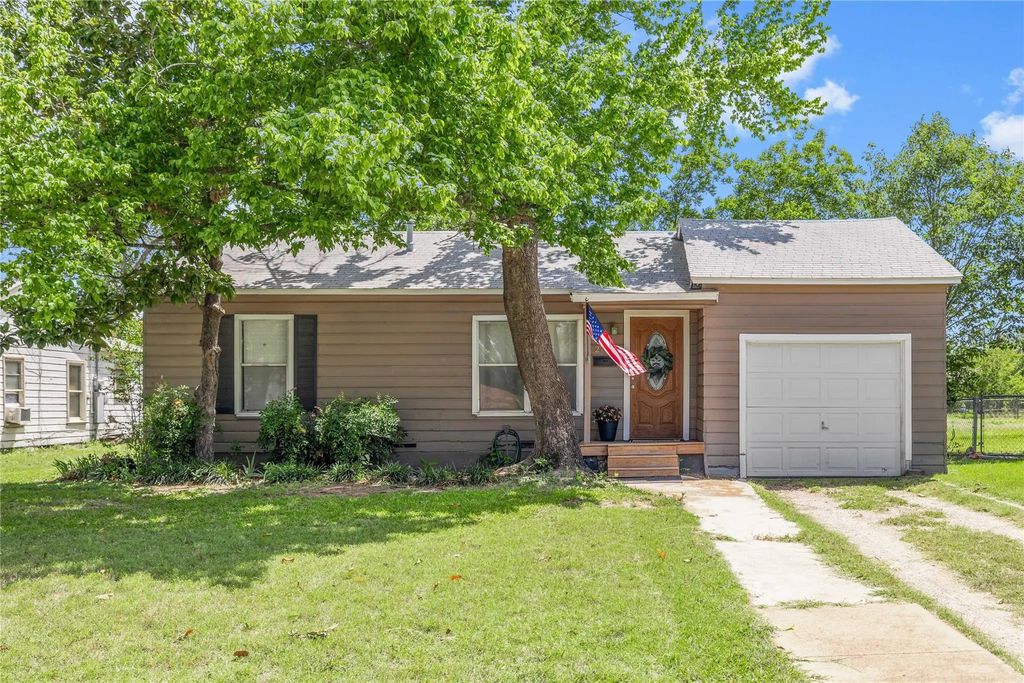 2711 Elizabeth Drive, Brownwood