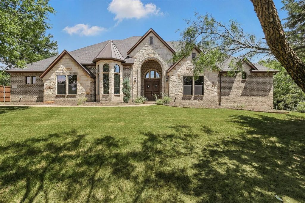 660 Melody Lane, Lakewood Village
