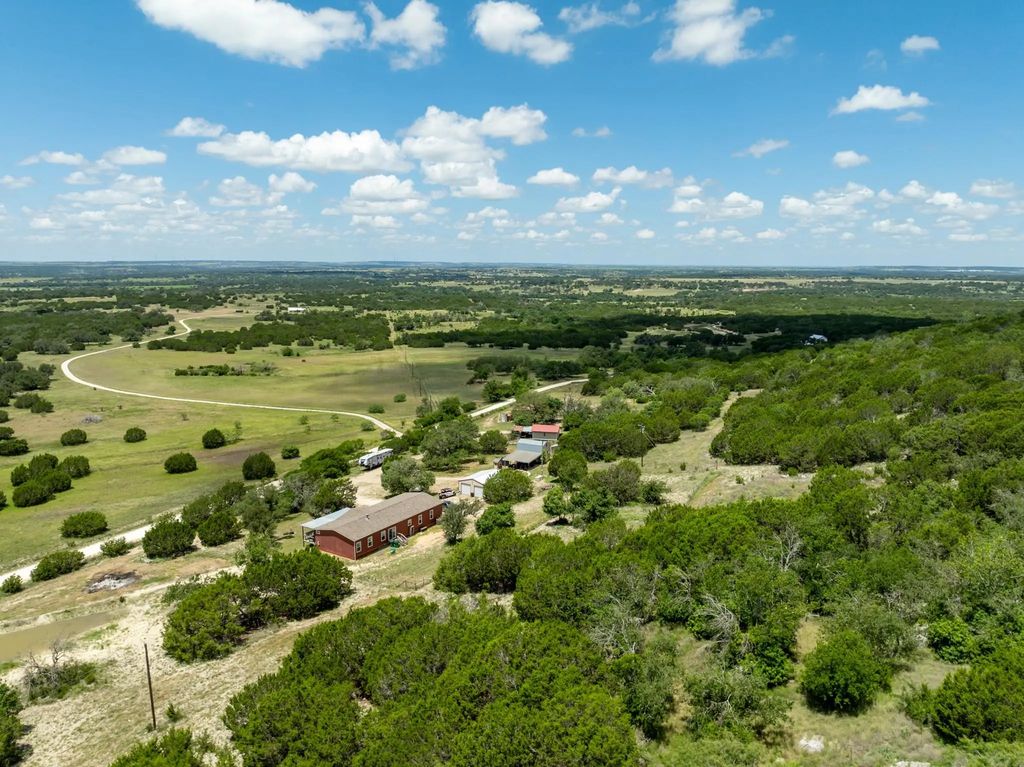 1338 County Road 2998, Evant