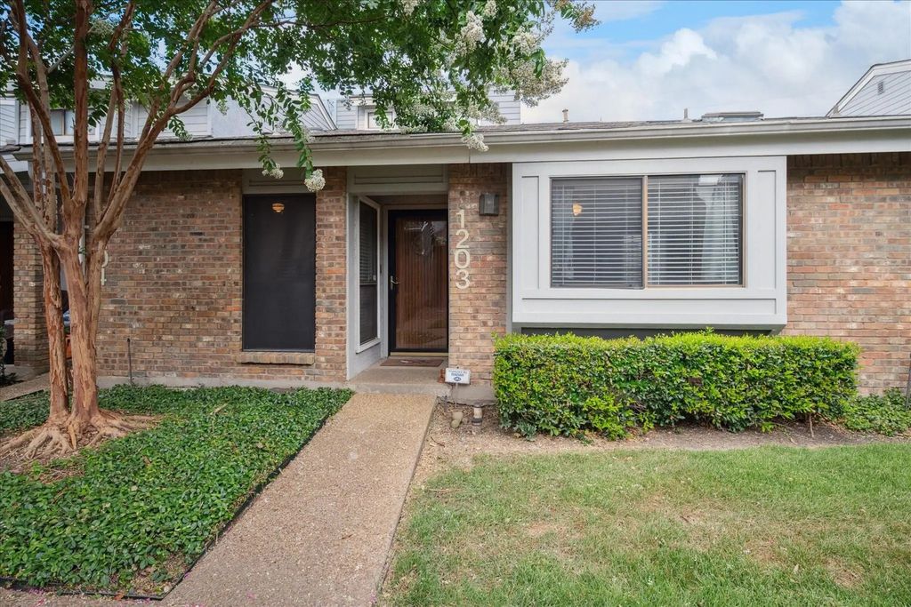 17490 Meandering Way 1203, Dallas