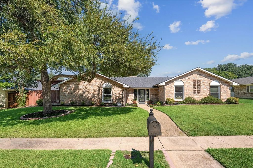 6661 Hillwood Lane, Dallas