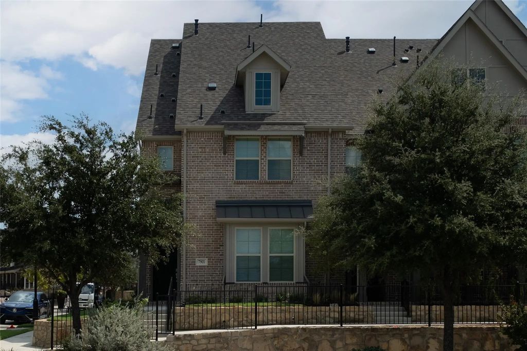 7901 Sunset Boulevard, Rowlett