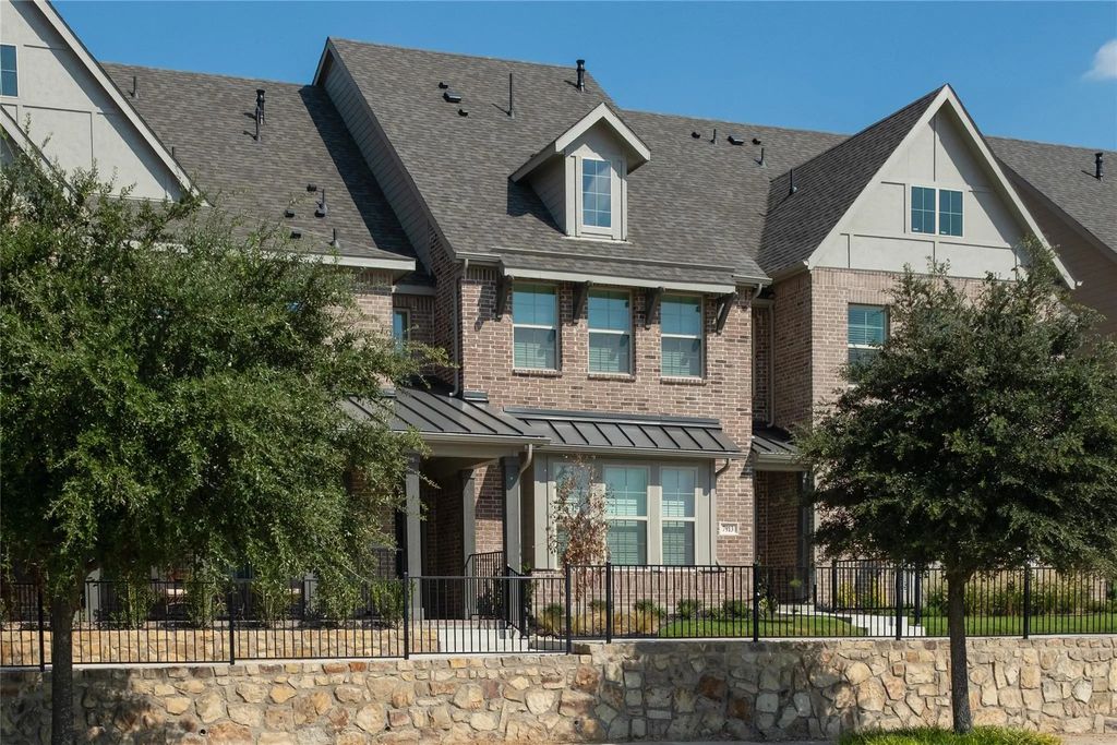 7913 Sunset Boulevard, Rowlett