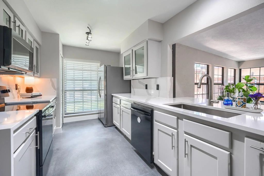 8516 Bellingham Drive, Dallas