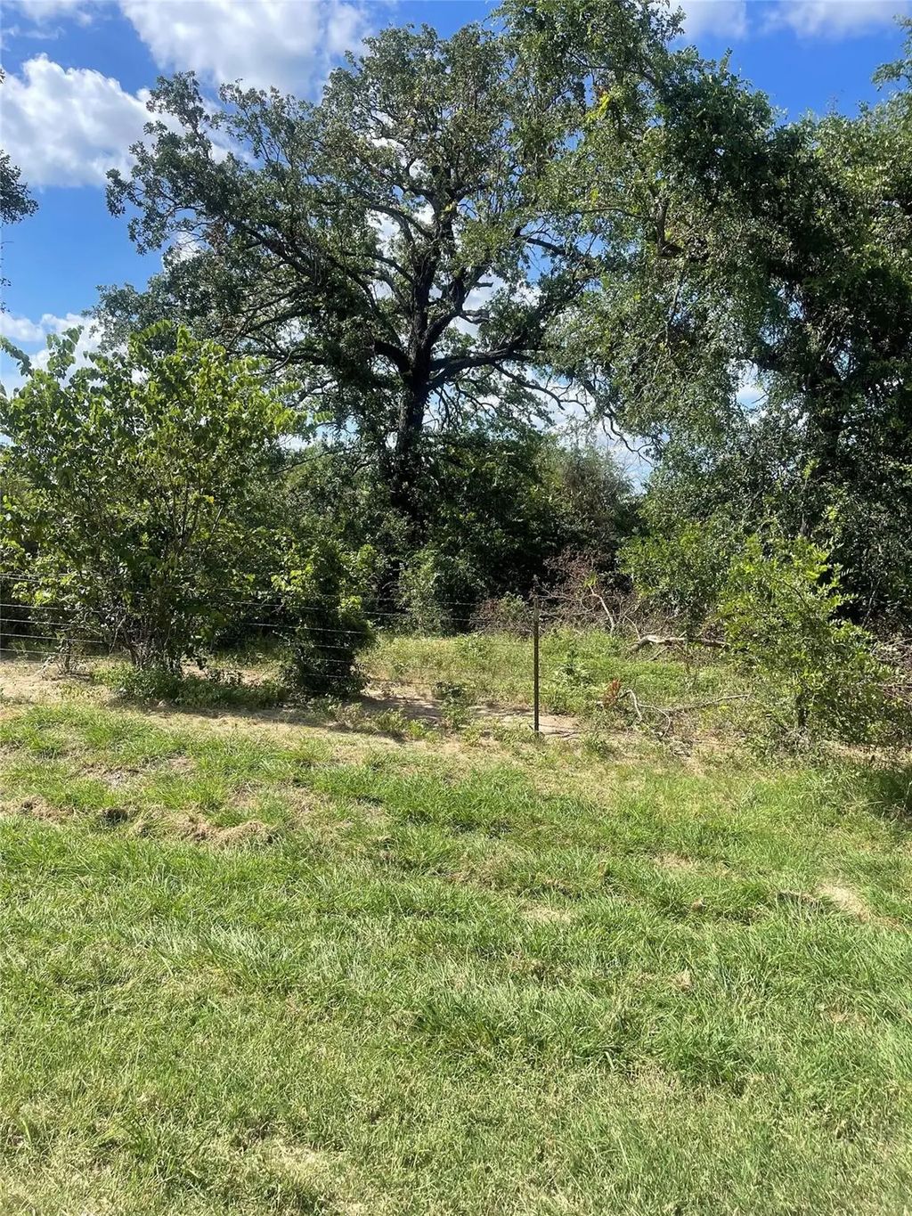 293 County Road 3432, Paradise