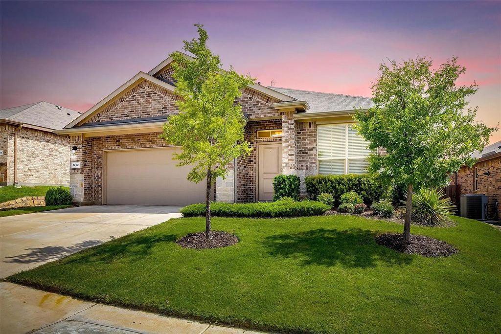 1252 Kerrville Lane, Weatherford