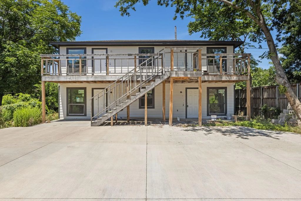 1011 S Montclair Avenue, Dallas