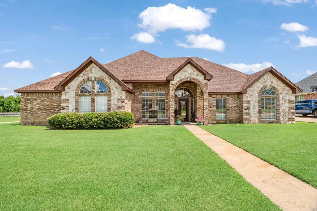 3630 Darnell Drive, Paris