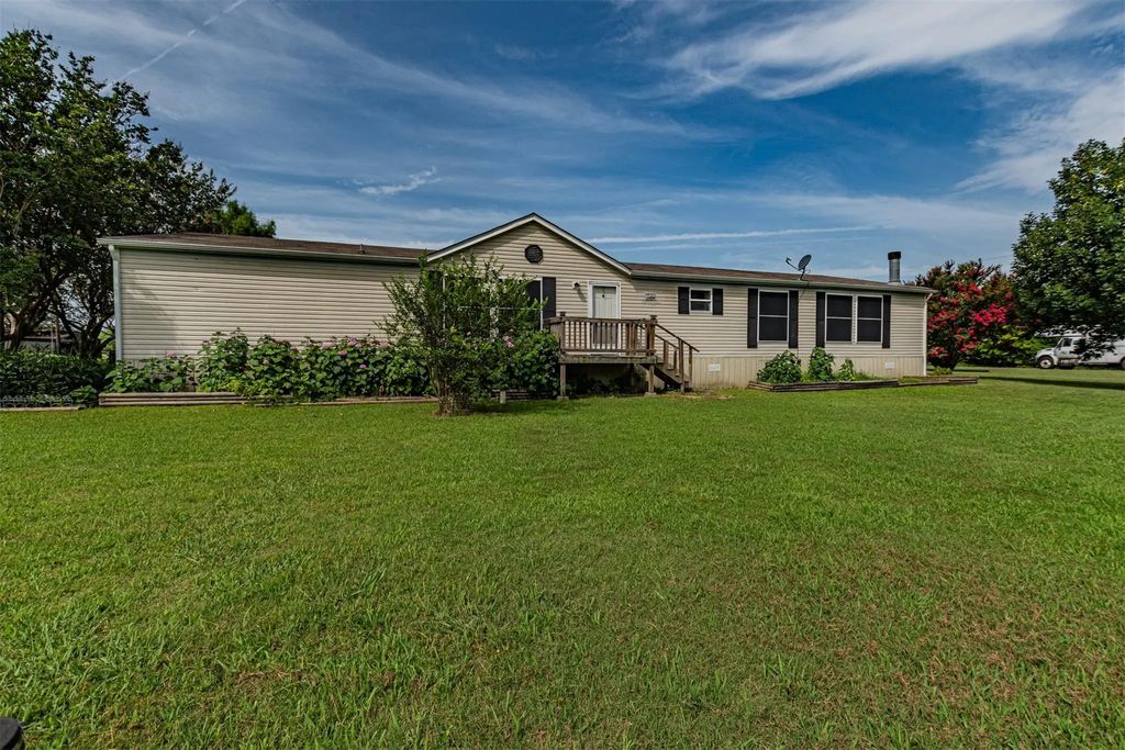 14132 County Road 352, Terrell
