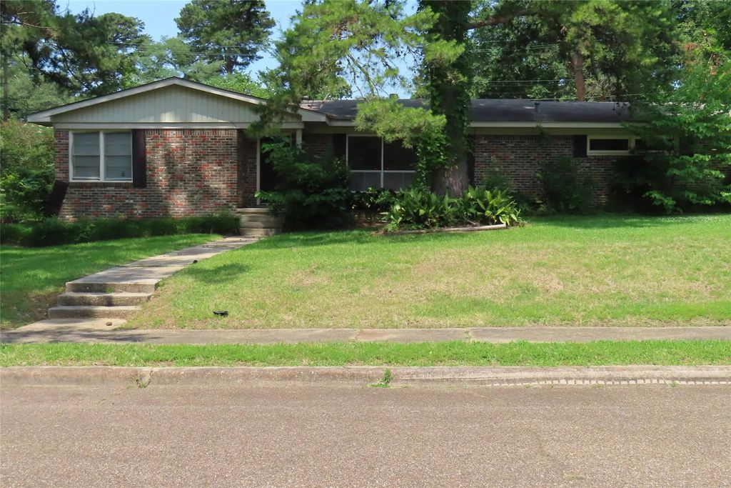 706 Nw 6th Street Nw, Springhill