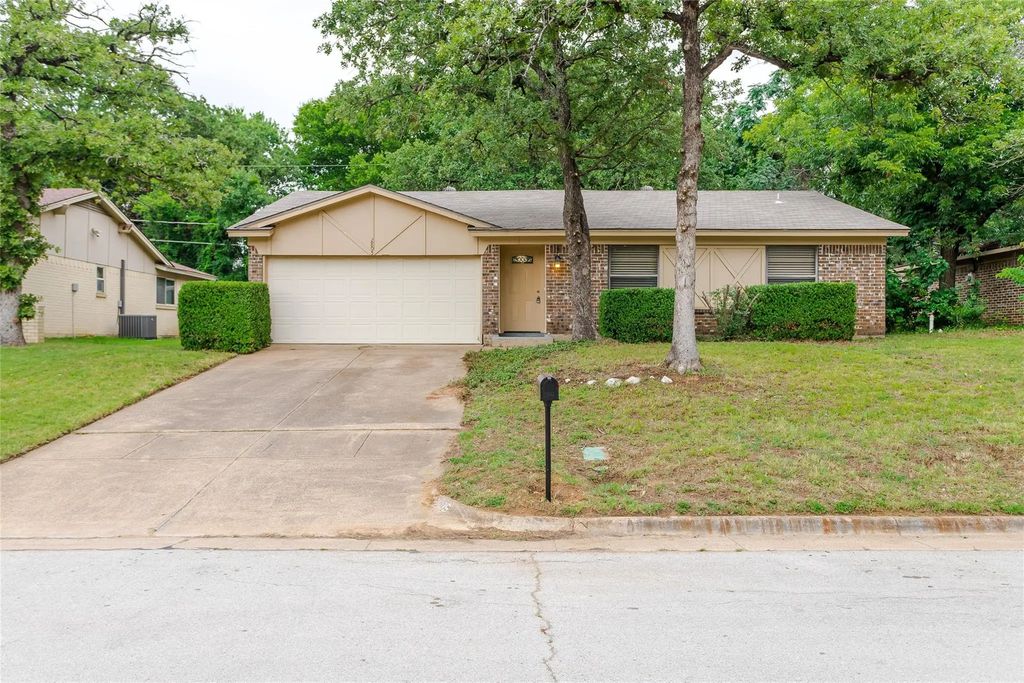 2805 Mintwood Place, Arlington