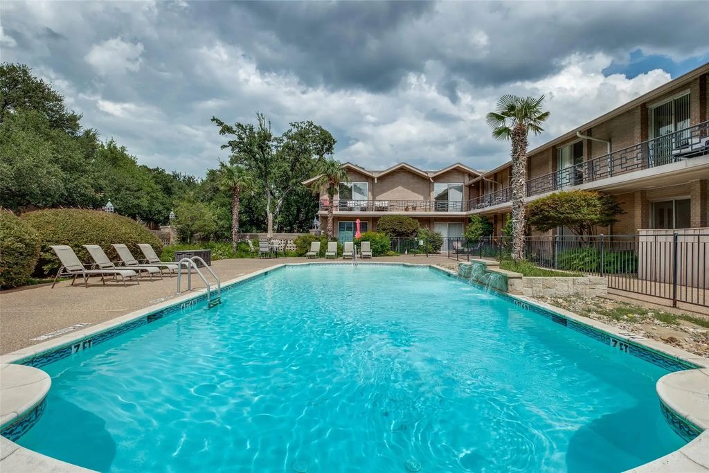 6320 Bandera Avenue A, Dallas