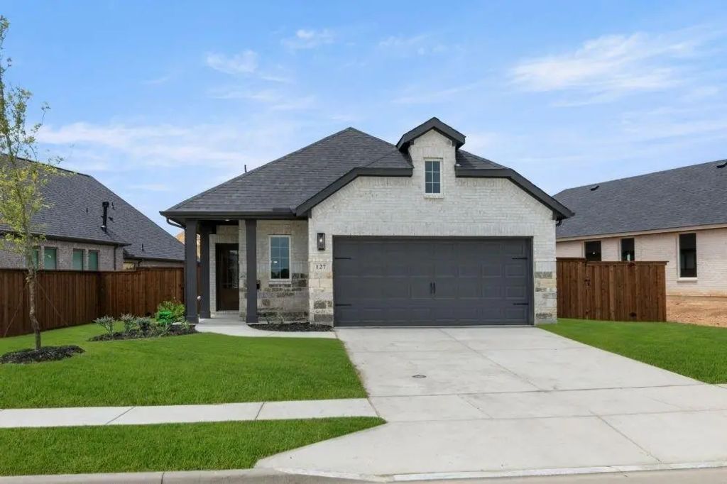 127 Palo Duro, Rhome