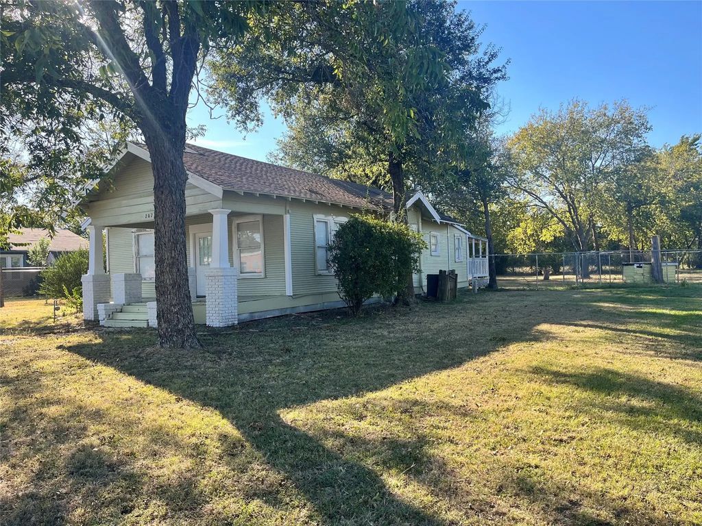 207 N Archer Street, Groesbeck