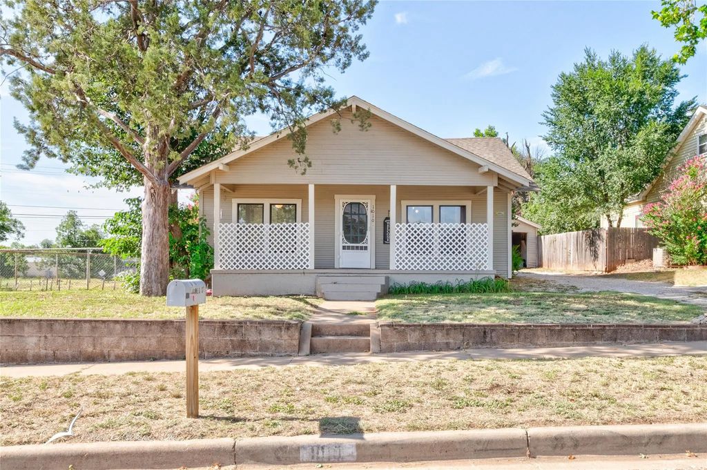 1010 James Street, Sweetwater