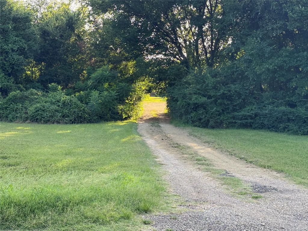 877 Farm Road 900 N, Saltillo