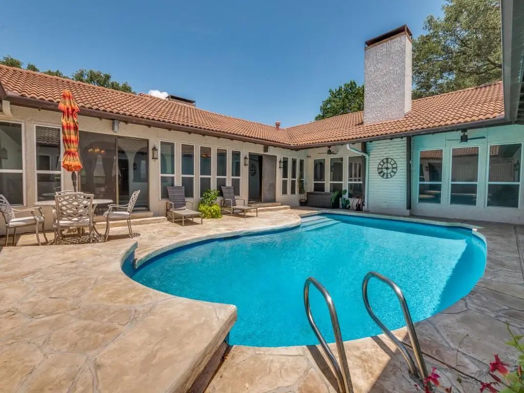 1425 Meyers Road, Irving
