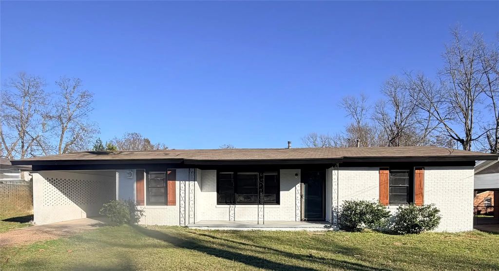 204 Mount Sylvan Street, Lindale