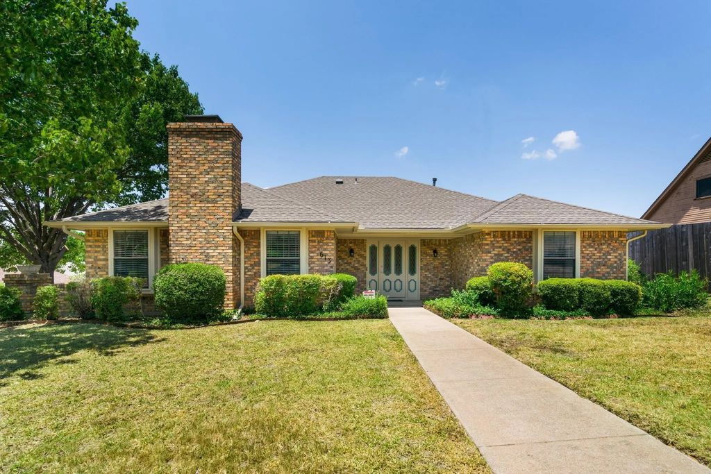 613 Hidden Brooke Drive, DeSoto