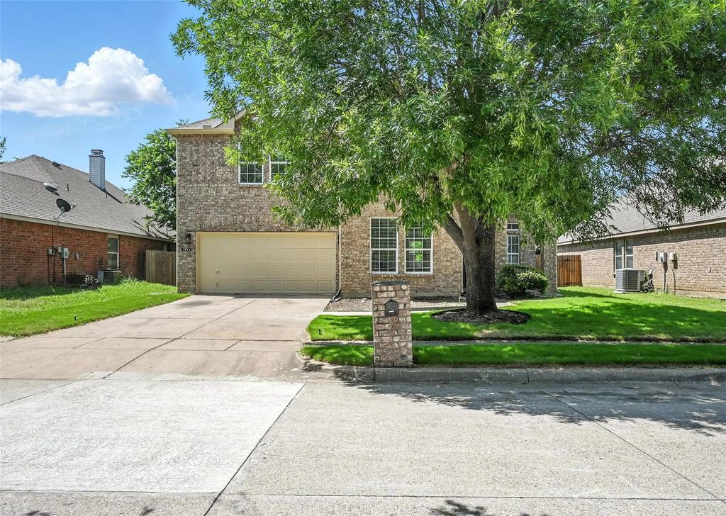 1928 Stonehill Drive, Fort Worth