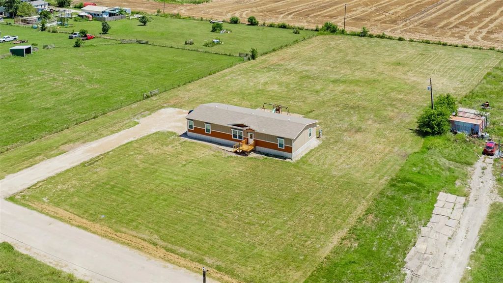 8938 Private Road 3842, Quinlan