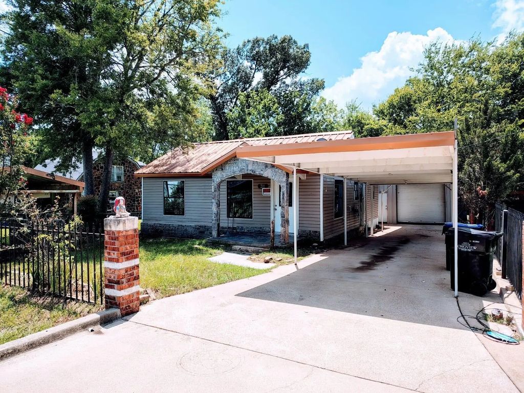 211 Watkins Street, Longview