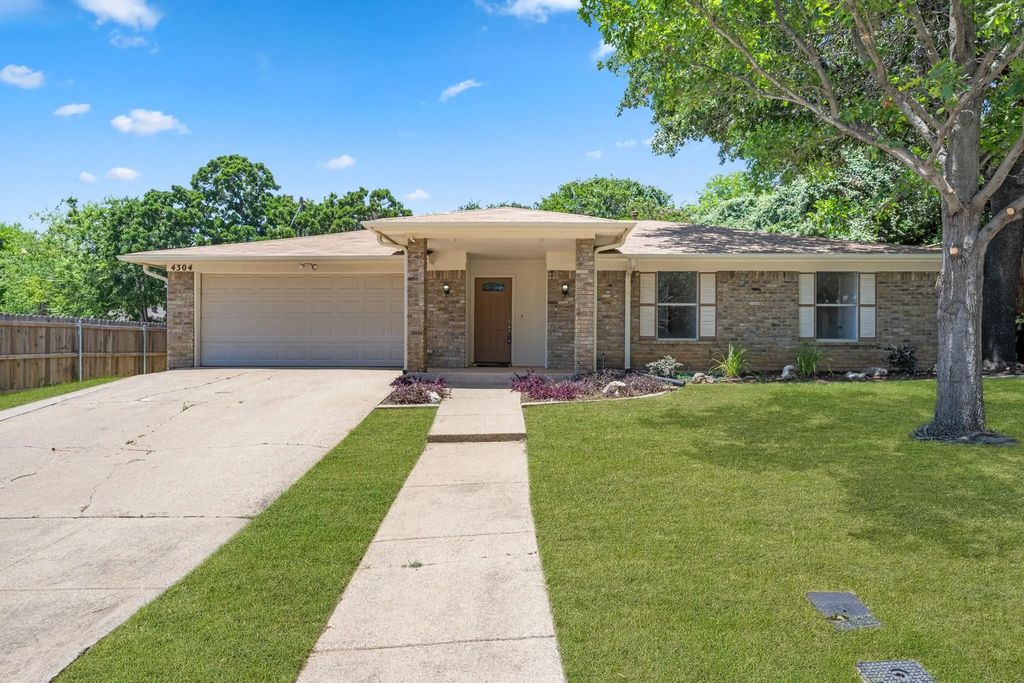 4304 Spring Hill Lane, Arlington