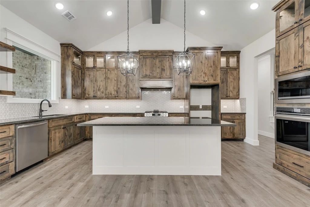 1338 Benjamin Trail, Van Alstyne