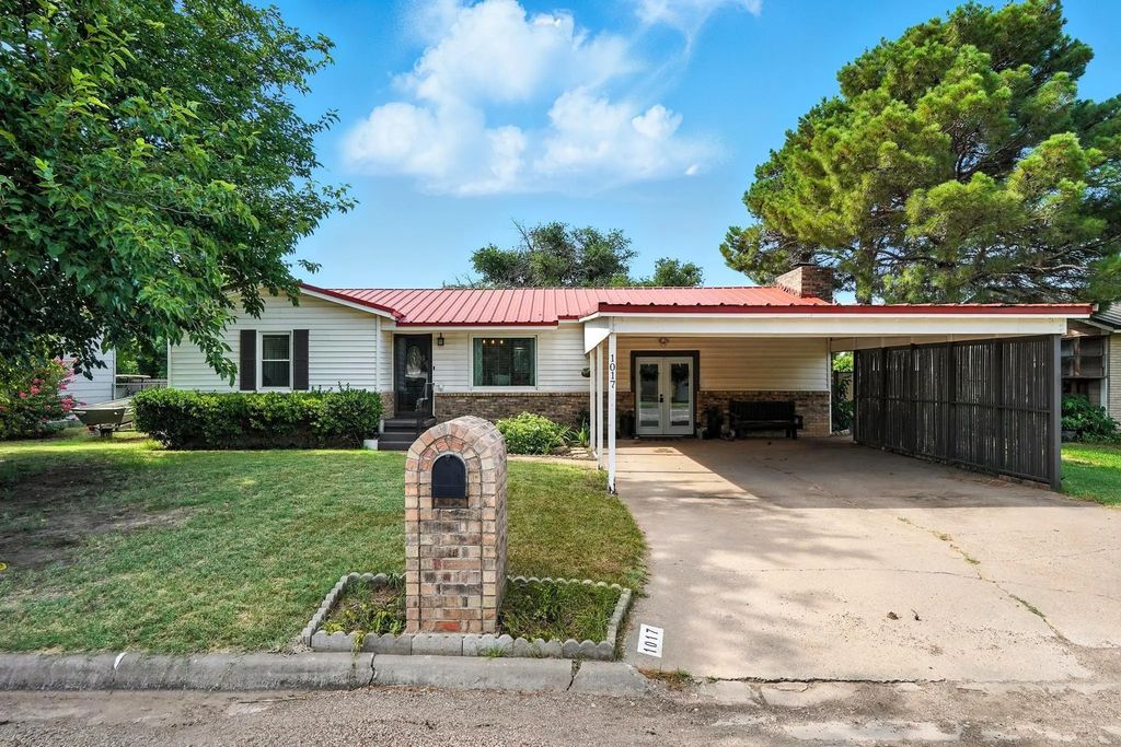 1017 2nd Street, Hamlin