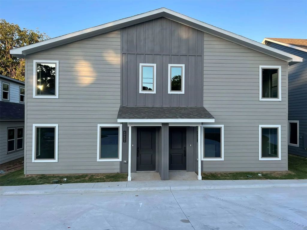 2428 S Fannin Avenue 2428, Denison