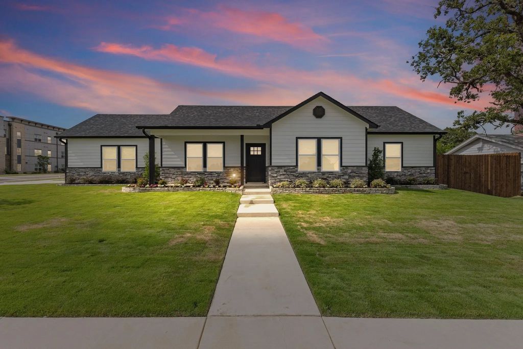 828 Bell Street, Sulphur Springs