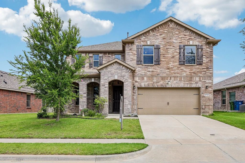 2712 Ryder Lane, Aubrey