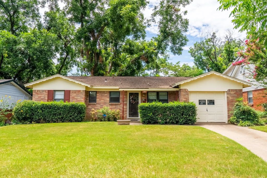 1712 Foster Drive, Arlington